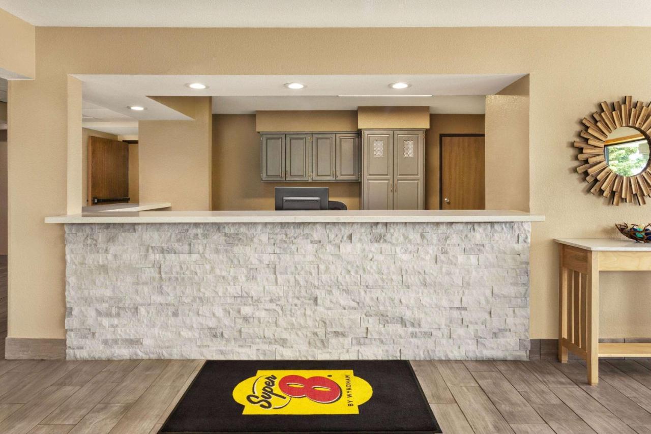 Super 8 By Wyndham Ankeny/Des Moines Area Hotel Bagian luar foto