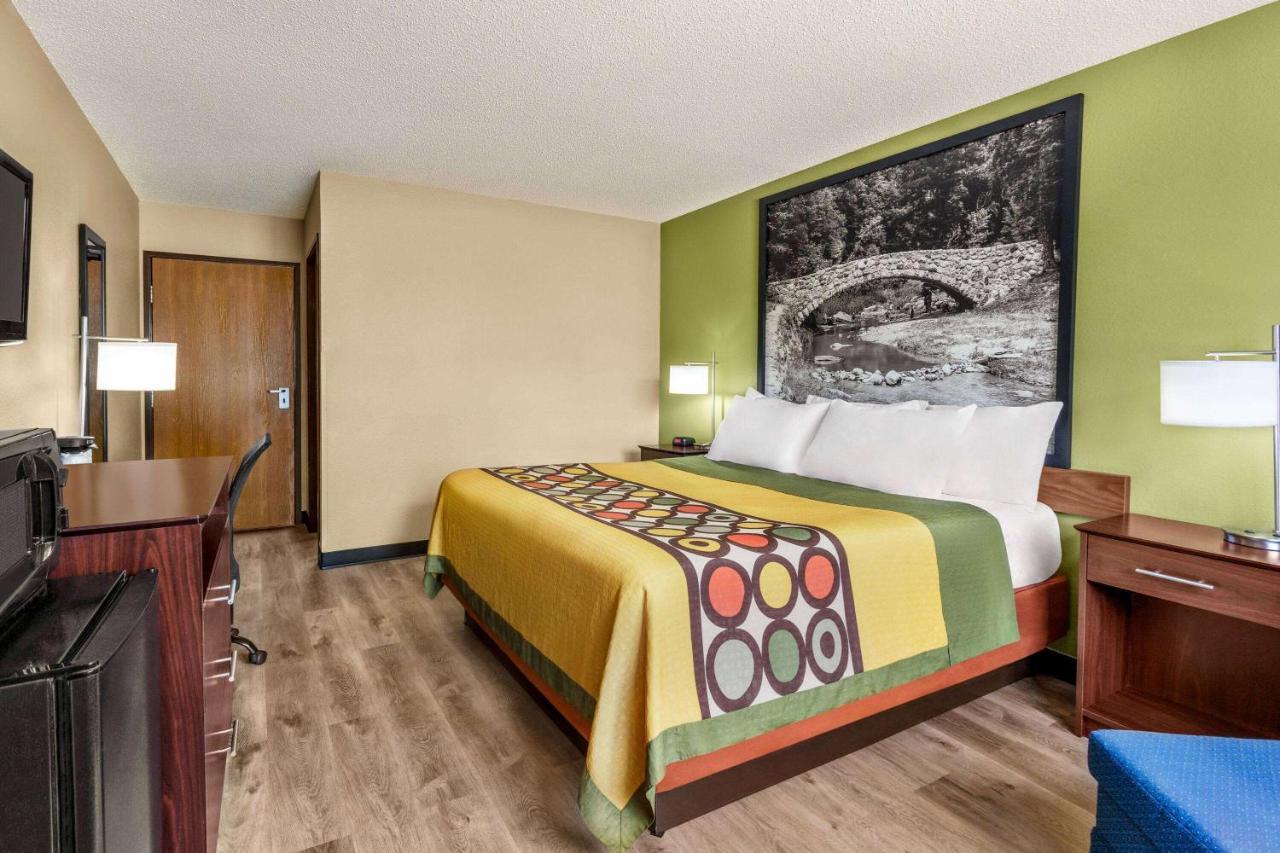 Super 8 By Wyndham Ankeny/Des Moines Area Hotel Bagian luar foto