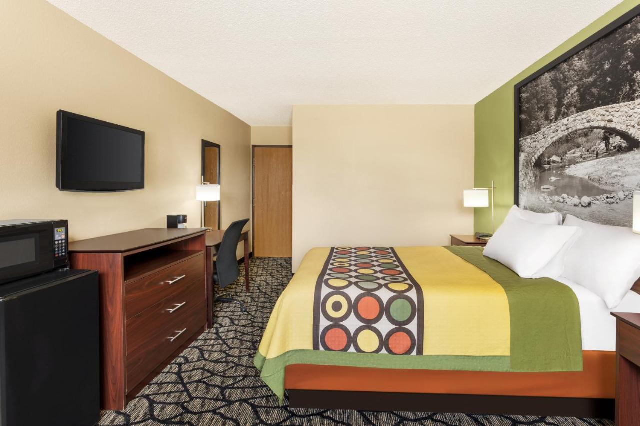 Super 8 By Wyndham Ankeny/Des Moines Area Hotel Bagian luar foto