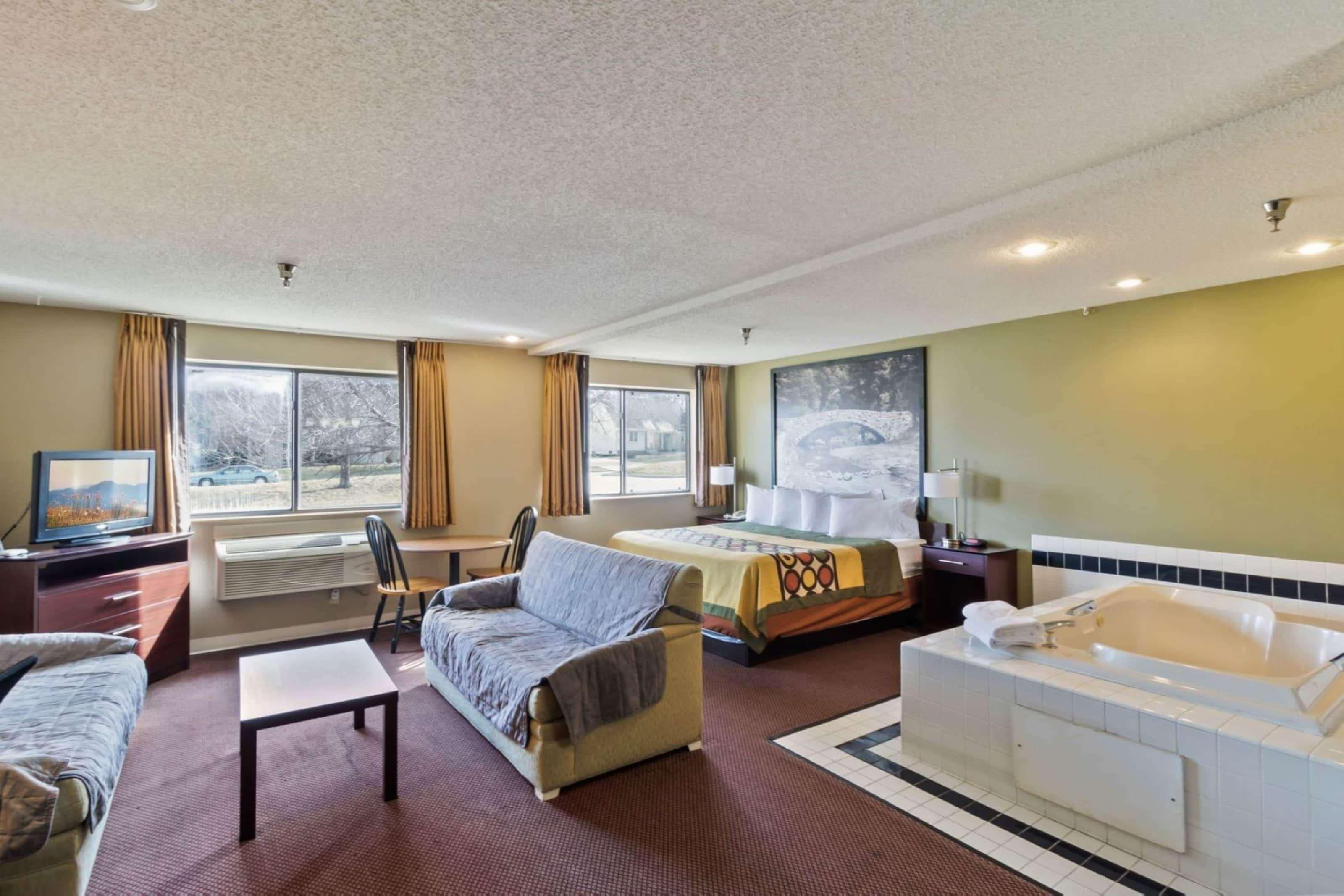Super 8 By Wyndham Ankeny/Des Moines Area Hotel Bagian luar foto