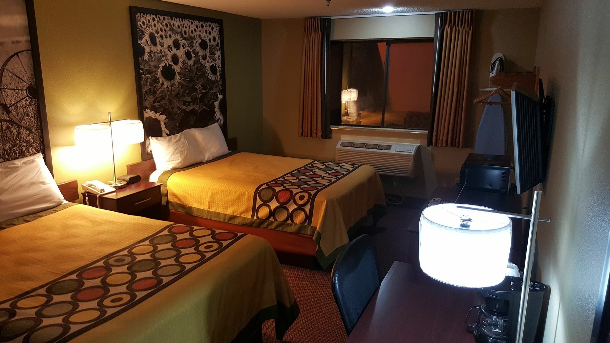 Super 8 By Wyndham Ankeny/Des Moines Area Hotel Bagian luar foto